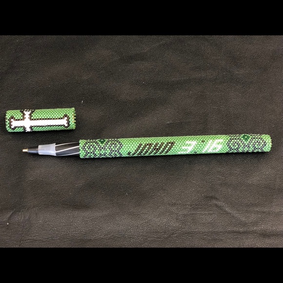 A very nice beaded pen. “John 3:16” - Picture 1 of 3